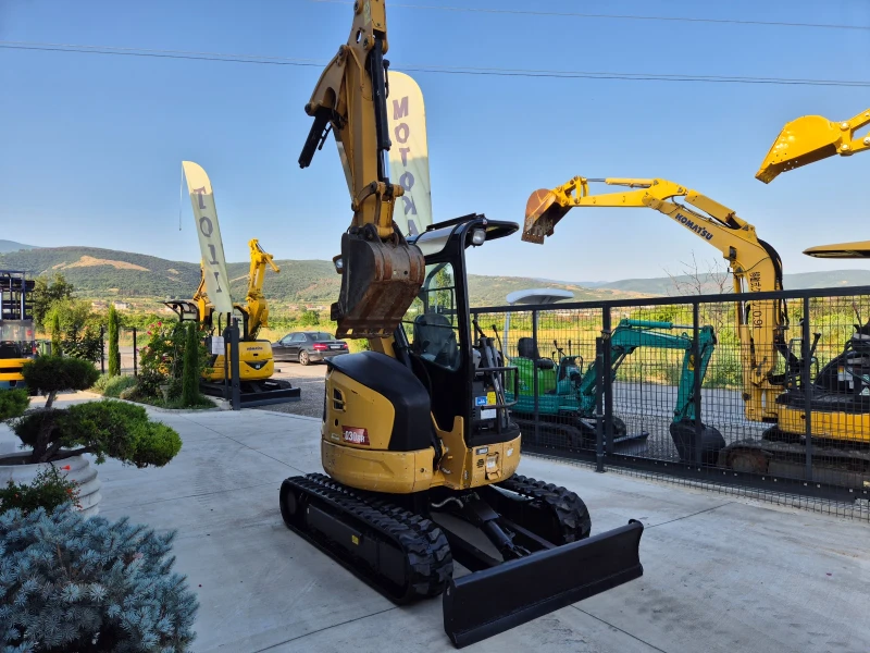 Багер Cat 030SR / ОРИГИНАЛНА БОЯ / ПЕРФЕКТЕН !, снимка 10 - Индустриална техника - 51124121