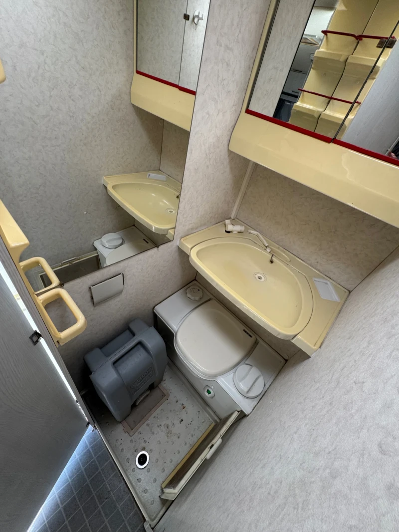 Каравана Chateau, снимка 12 - Каравани и кемпери - 51642631