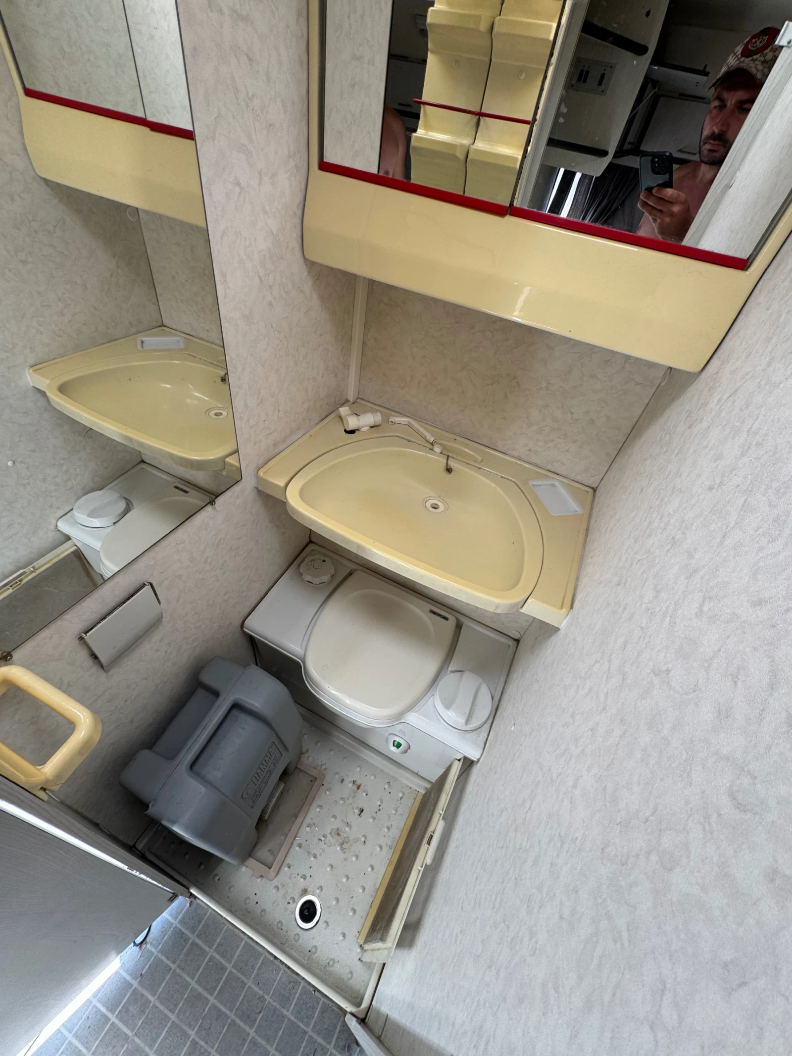  Chateau | Mobile.bg   13