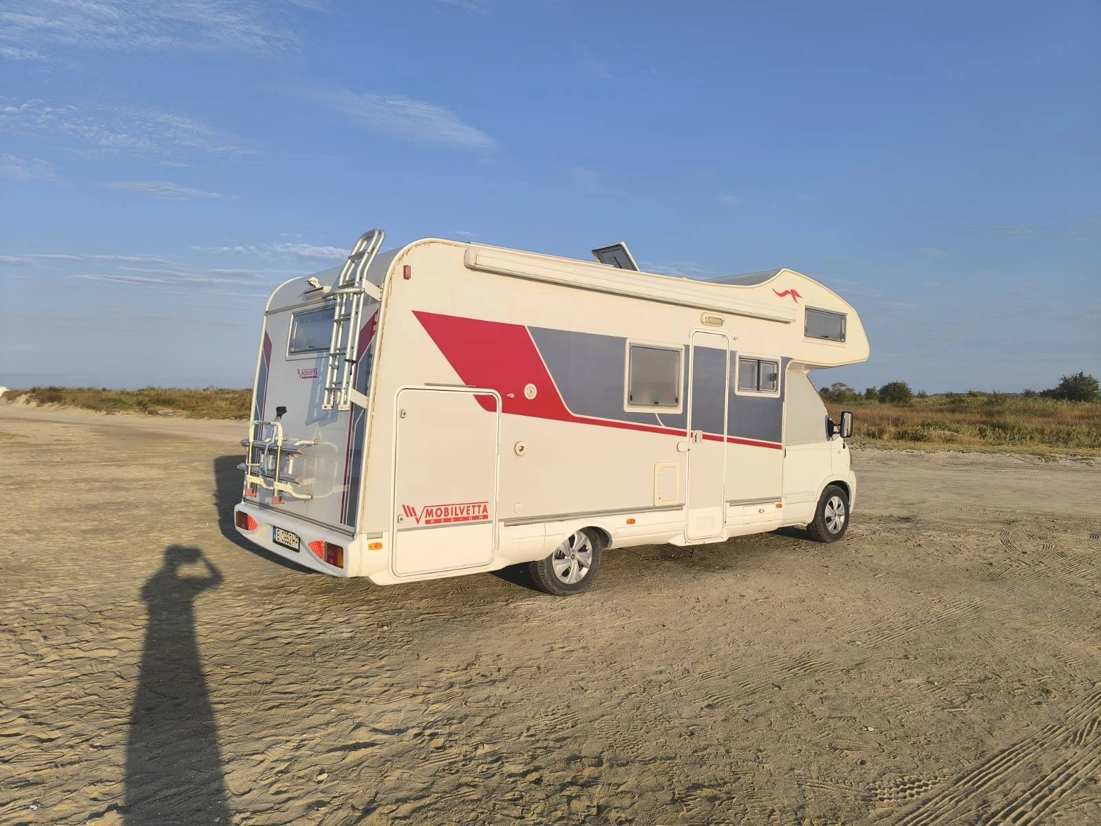 Кемпер Renault Mobilveta, снимка 4 - Каравани и кемпери - 56096589