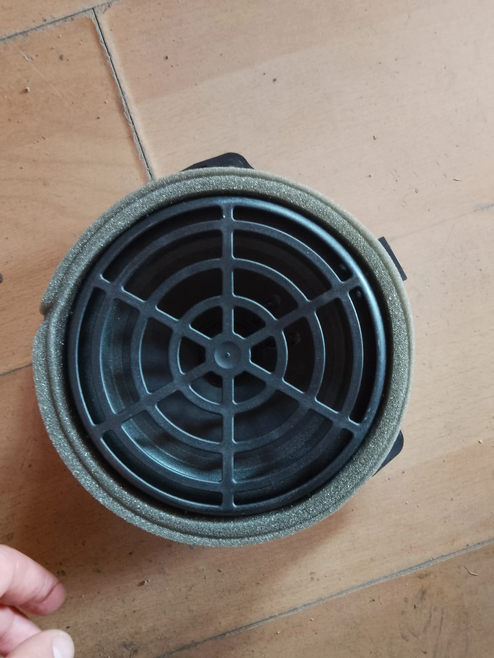 4G0035411    6 | Mobile.bg   1