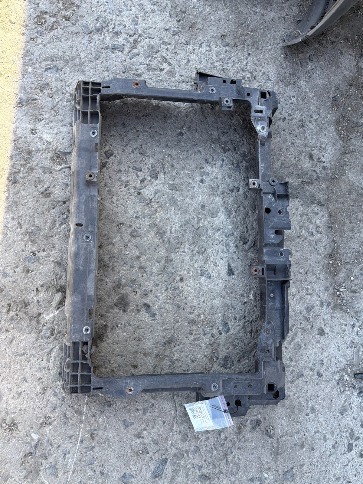 маска радиатори 2.2D L20653110  Mazda CX 7