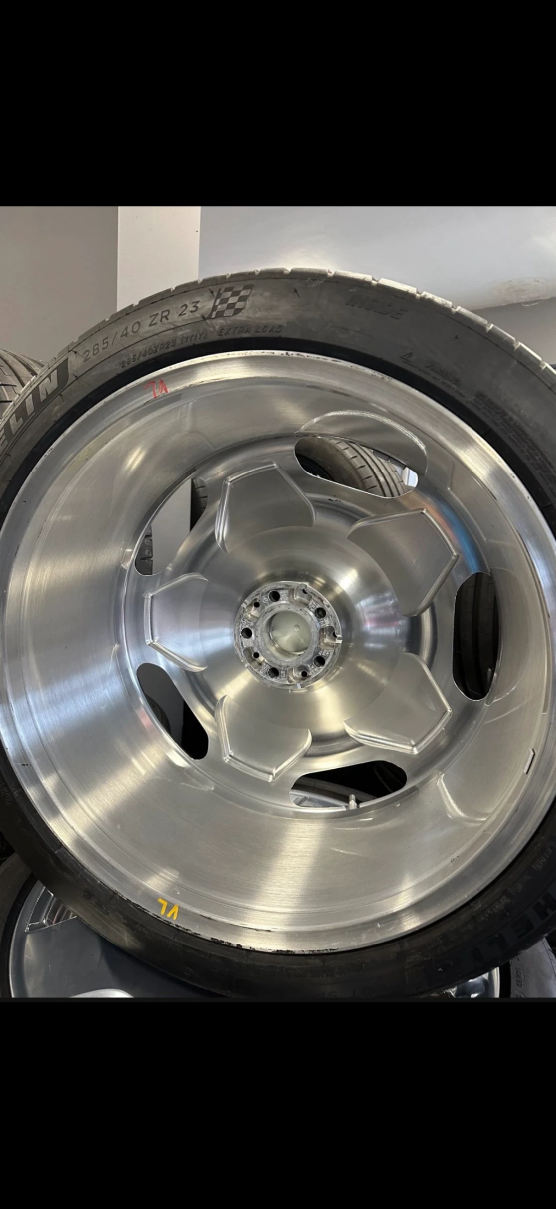 Гуми с джанти Michelin 285/40R23, снимка 3 - Гуми и джанти - 54516646