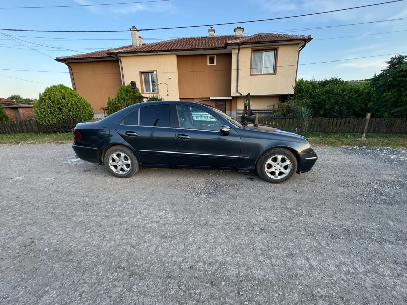 Mercedes-Benz E 270, снимка 2 - Автомобили и джипове - 48309963