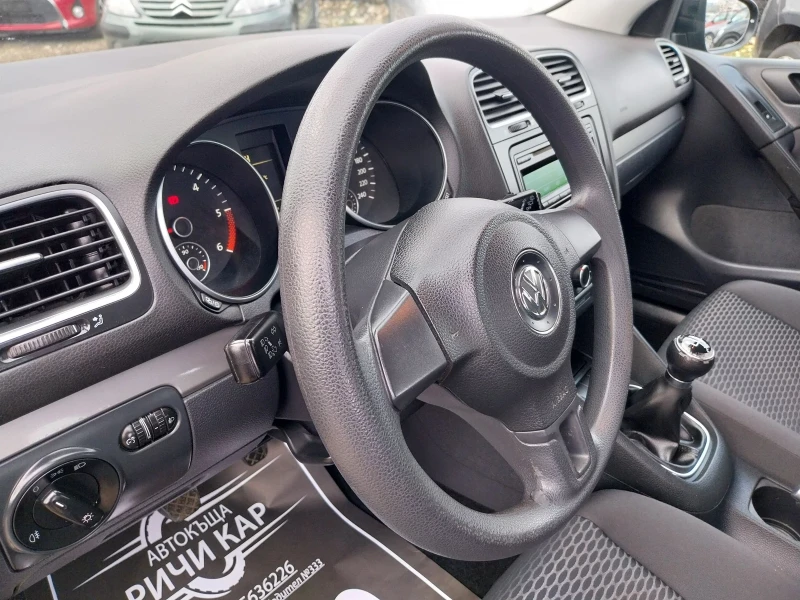 VW Golf 1.6 TDI, снимка 8 - Автомобили и джипове - 48701562