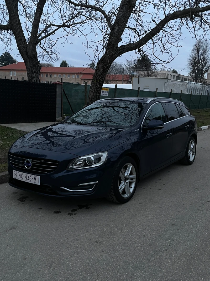 Volvo V60 D6, снимка 2 - Автомобили и джипове - 49489275