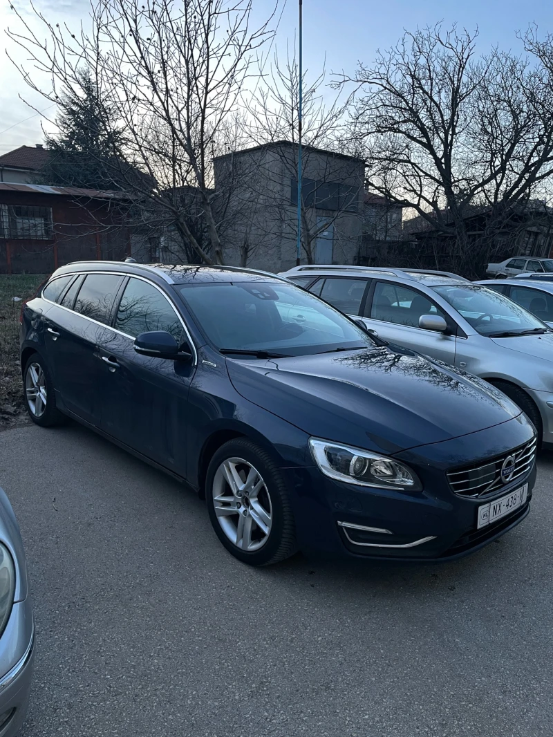 Volvo V60 D6, снимка 2 - Автомобили и джипове - 48815353