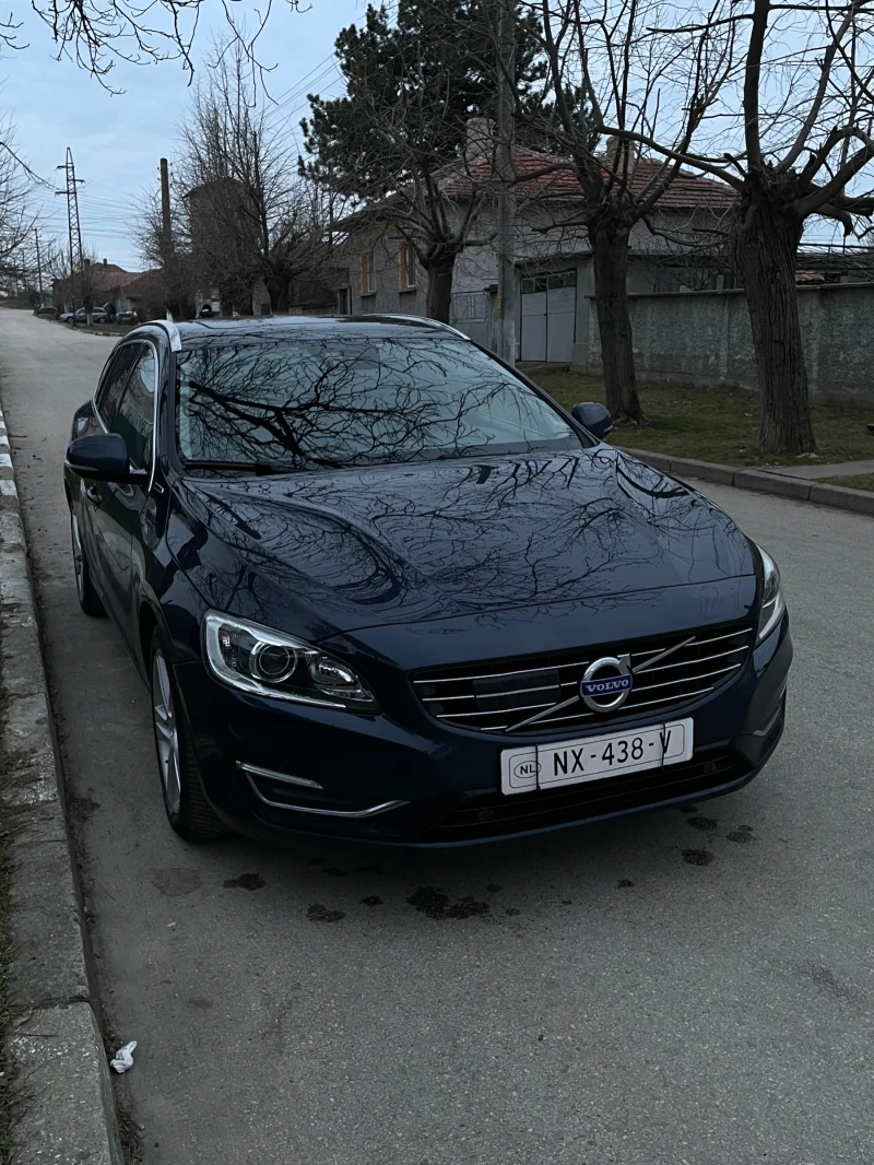 Volvo V60 D6, снимка 3 - Автомобили и джипове - 48960213