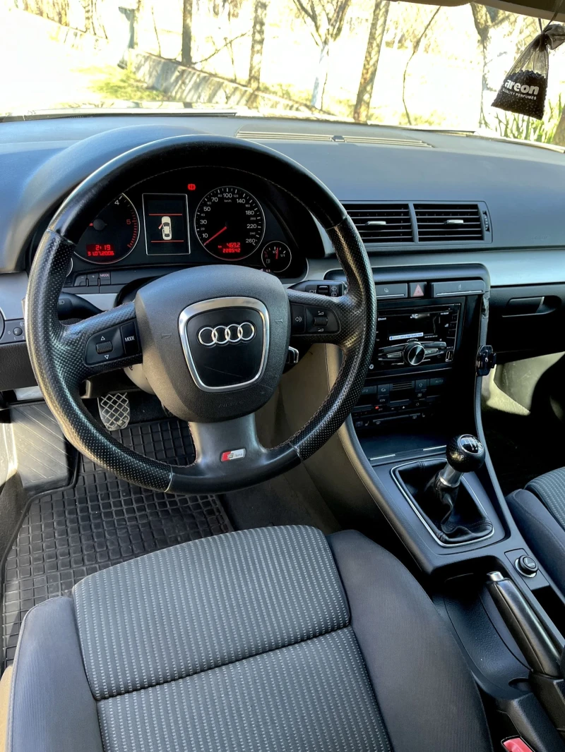 Audi A4 2.0 TDI, снимка 10 - Автомобили и джипове - 49391299