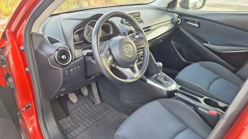 Mazda 2 1.5i, снимка 10 - Автомобили и джипове - 50670403