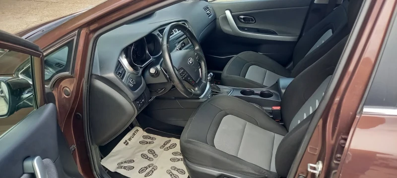 Kia Ceed 1.6GDI/Автомат/190000км/Швейцария/, снимка 9 - Автомобили и джипове - 51411166