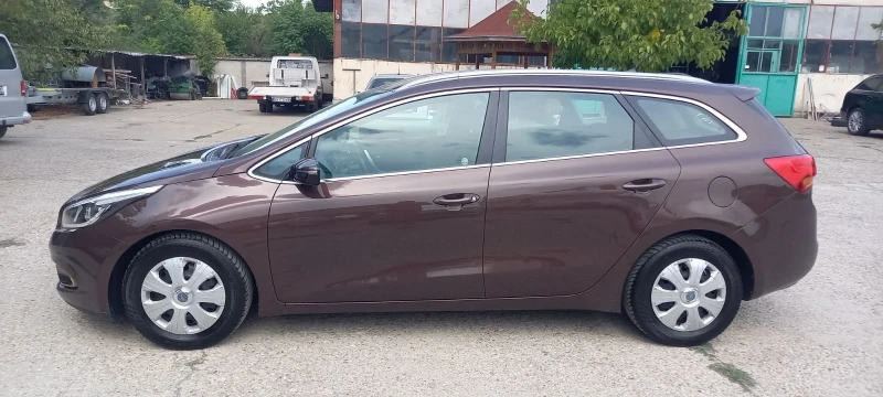 Kia Ceed 1.6GDI/Автомат/190000км/Швейцария/, снимка 4 - Автомобили и джипове - 51411166