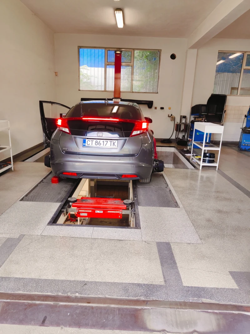 Honda Civic 1.6 i dtec , снимка 13 - Автомобили и джипове - 52519276