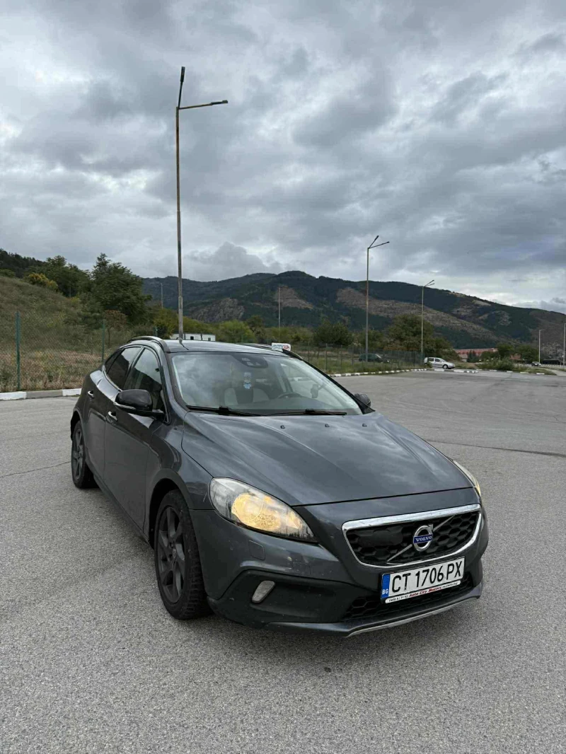 Volvo V40 Cross Country, снимка 6 - Автомобили и джипове - 52227275