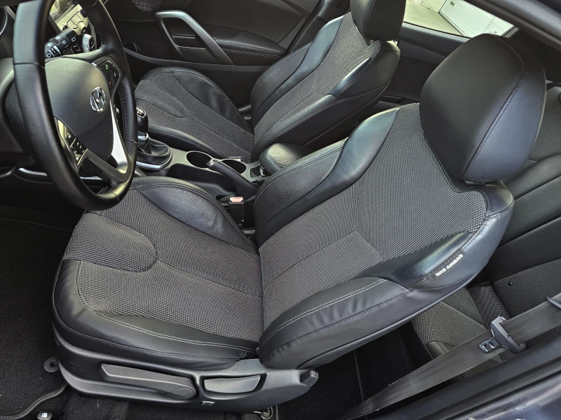 Hyundai Veloster  1.6 GDI SPORT, снимка 10 - Автомобили и джипове - 52552391