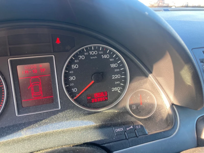 Audi A4 2.0 TDI 140 ks, снимка 8 - Автомобили и джипове - 53057195