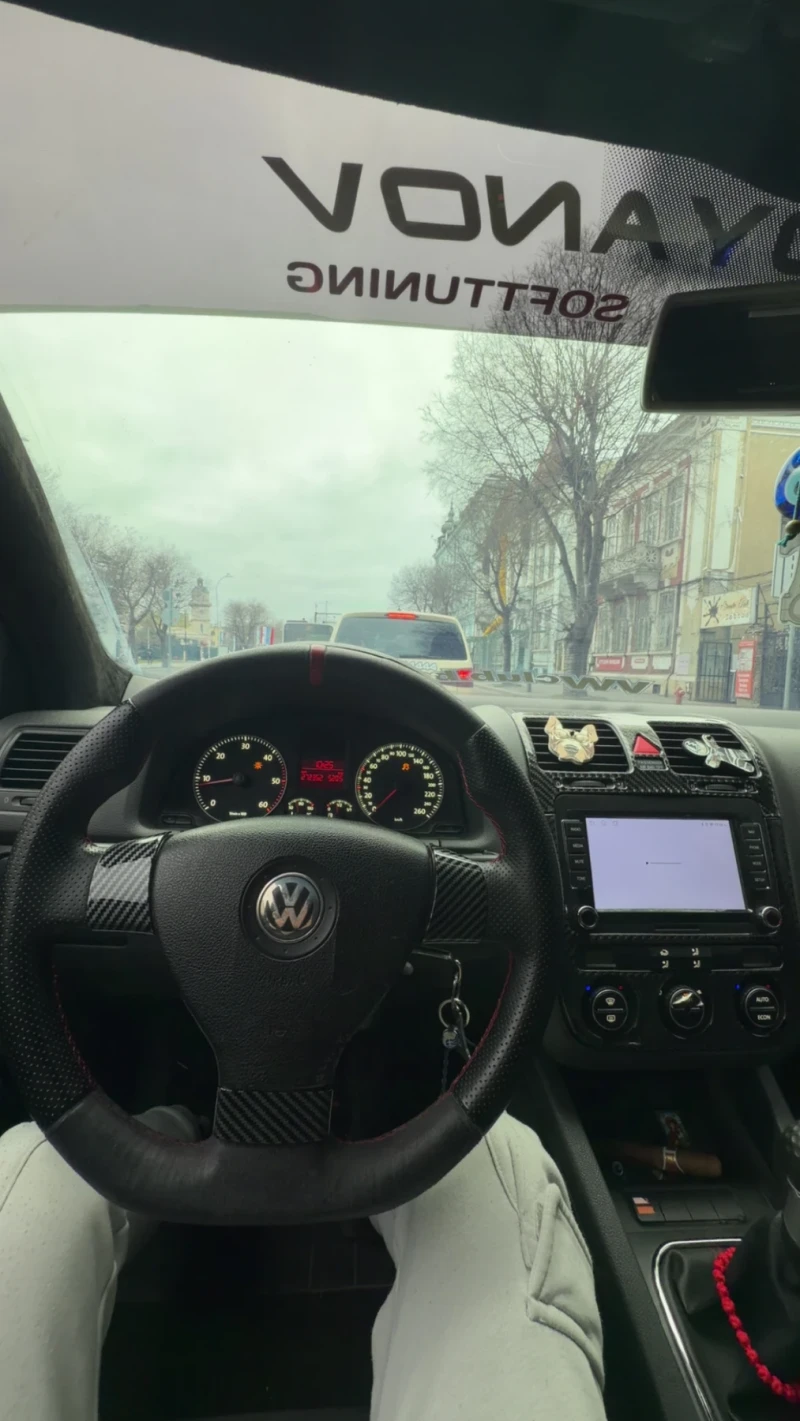 VW Golf V, снимка 8 - Автомобили и джипове - 53466546