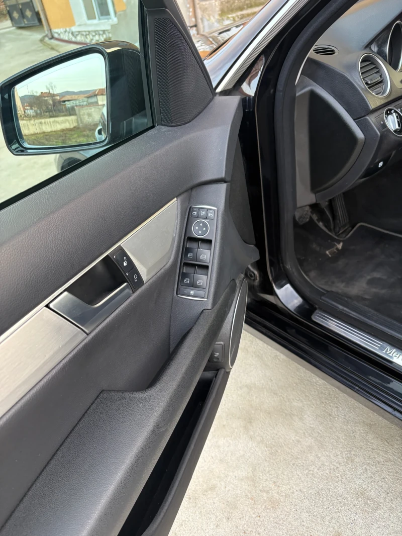 Mercedes-Benz C 250 Avangarde , снимка 7 - Автомобили и джипове - 53477748