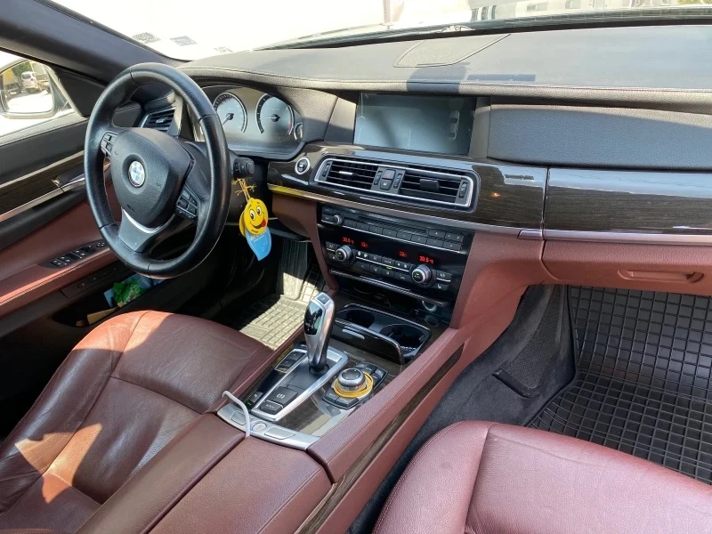 BMW 730, снимка 5 - Автомобили и джипове - 48753837