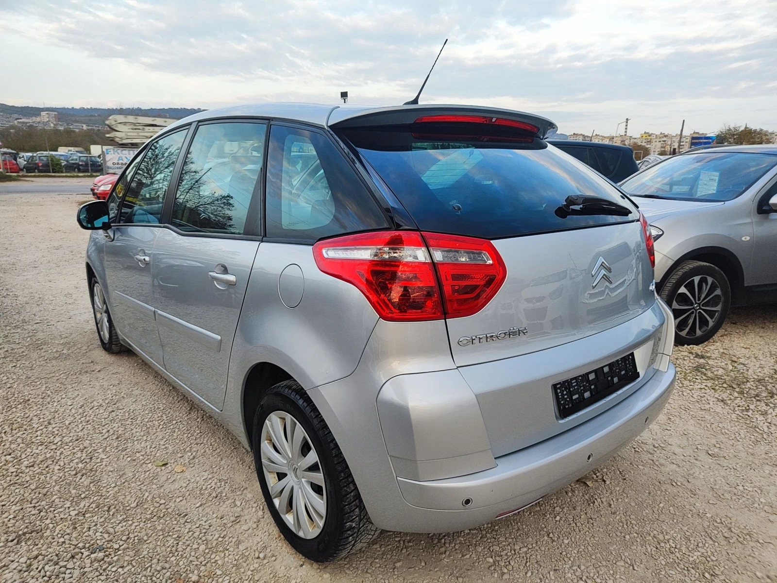 Citroen C4 Picasso 1.6HDI - изображение 3