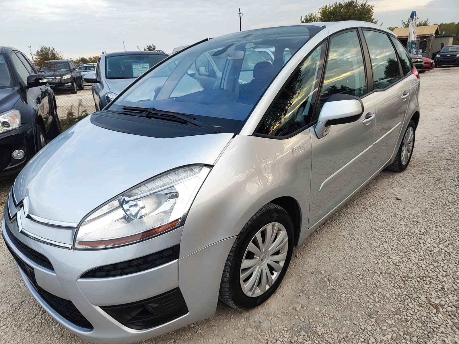 Citroen C4 Picasso 1.6HDI - изображение 2