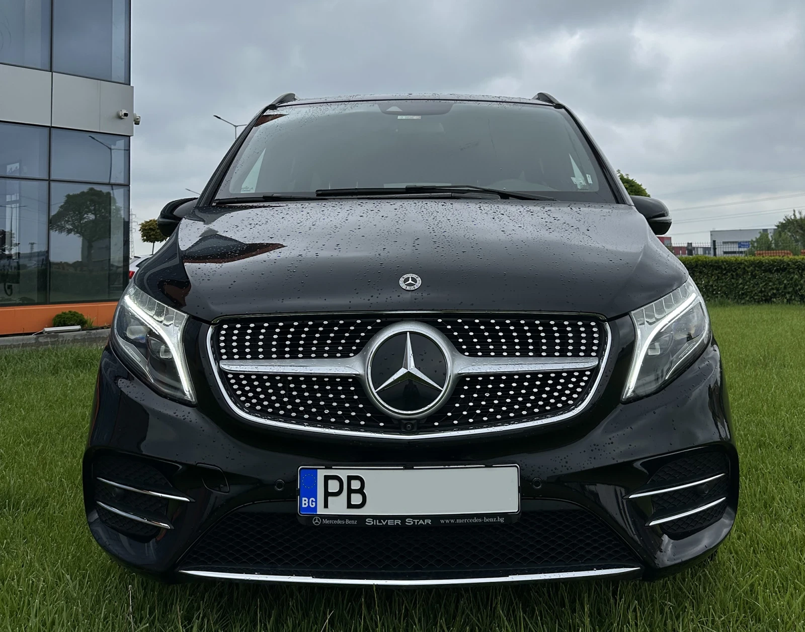 Mercedes-Benz V 300 AMG PREMIUM PLUS/4MATIC/FULL/ГАРАНЦИЯ ! !НОВА! ! ! - [1] 