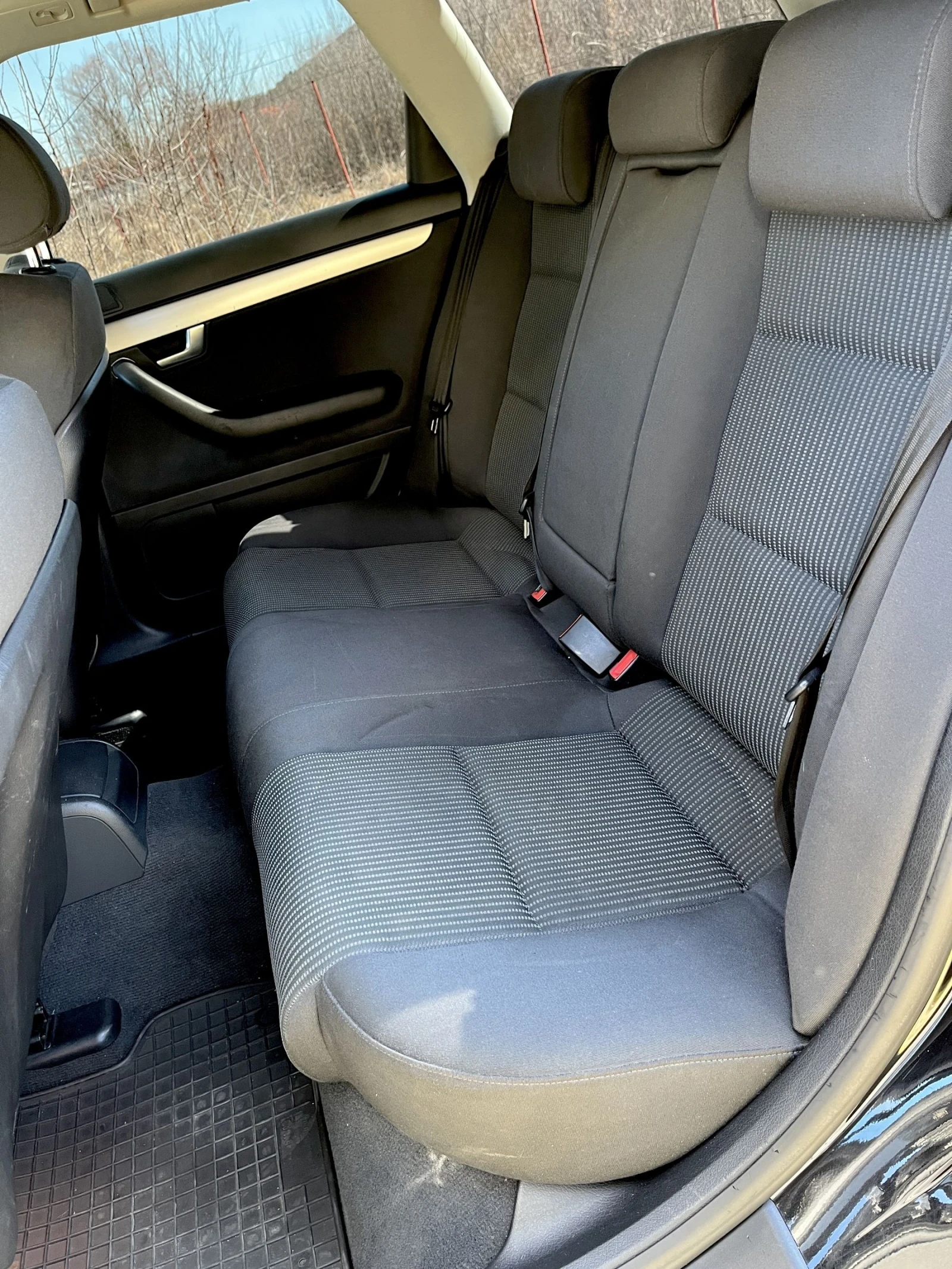 Audi A4 2.0 TDI | Mobile.bg — изображение 13