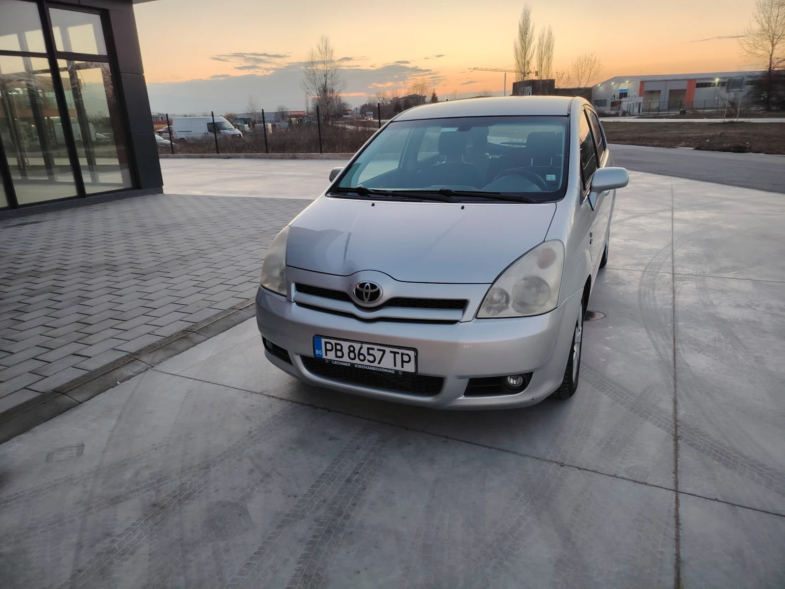 Toyota Corolla verso  - изображение 6