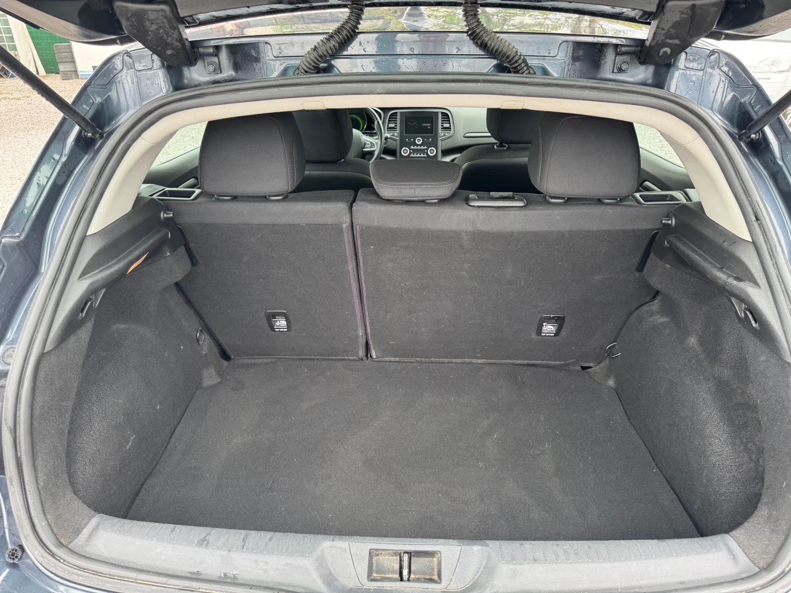 Renault Megane АВТОМАТИК / 1.5d - изображение 9