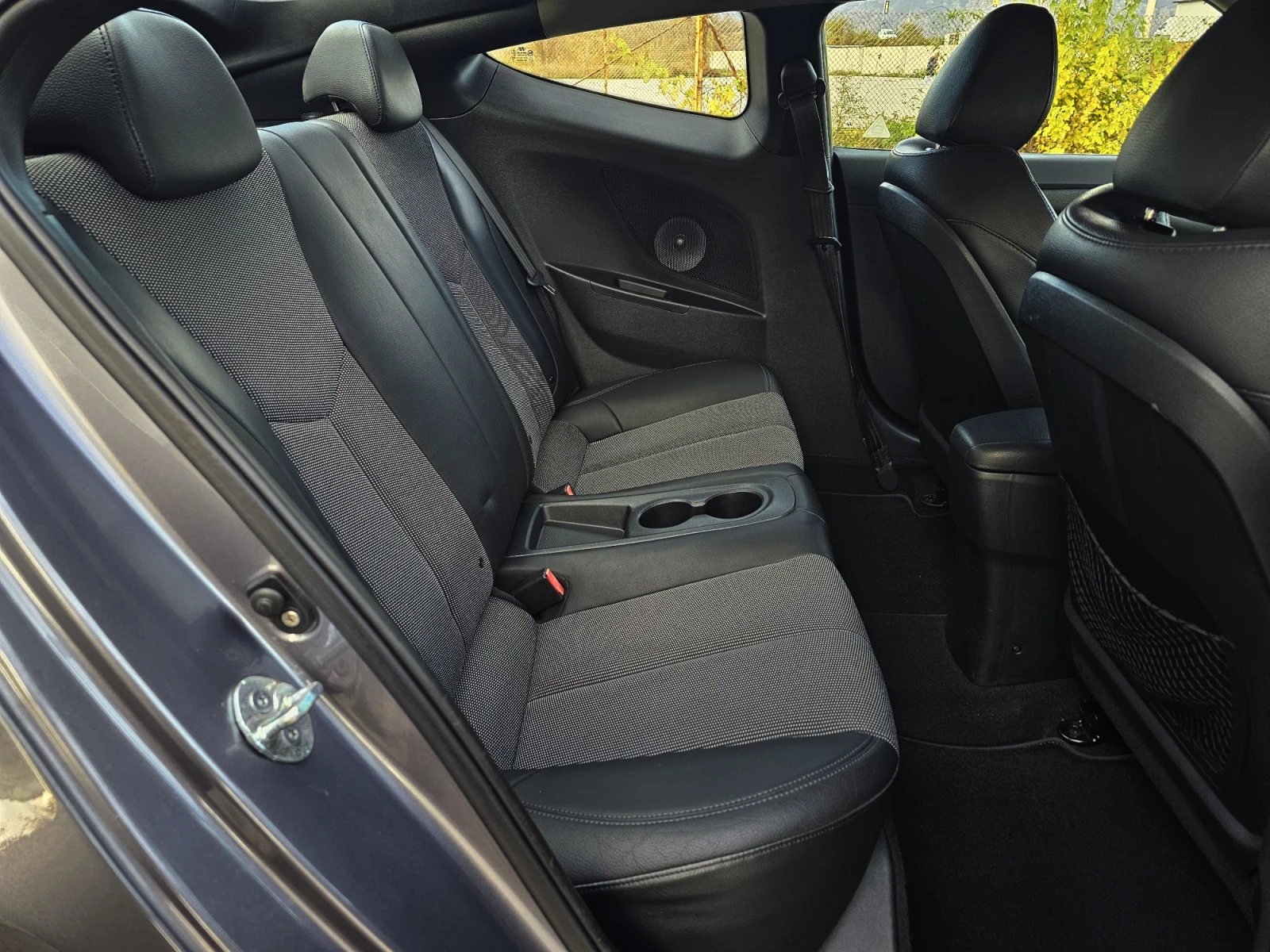 Hyundai Veloster  1.6 GDI SPORT | Mobile.bg   12