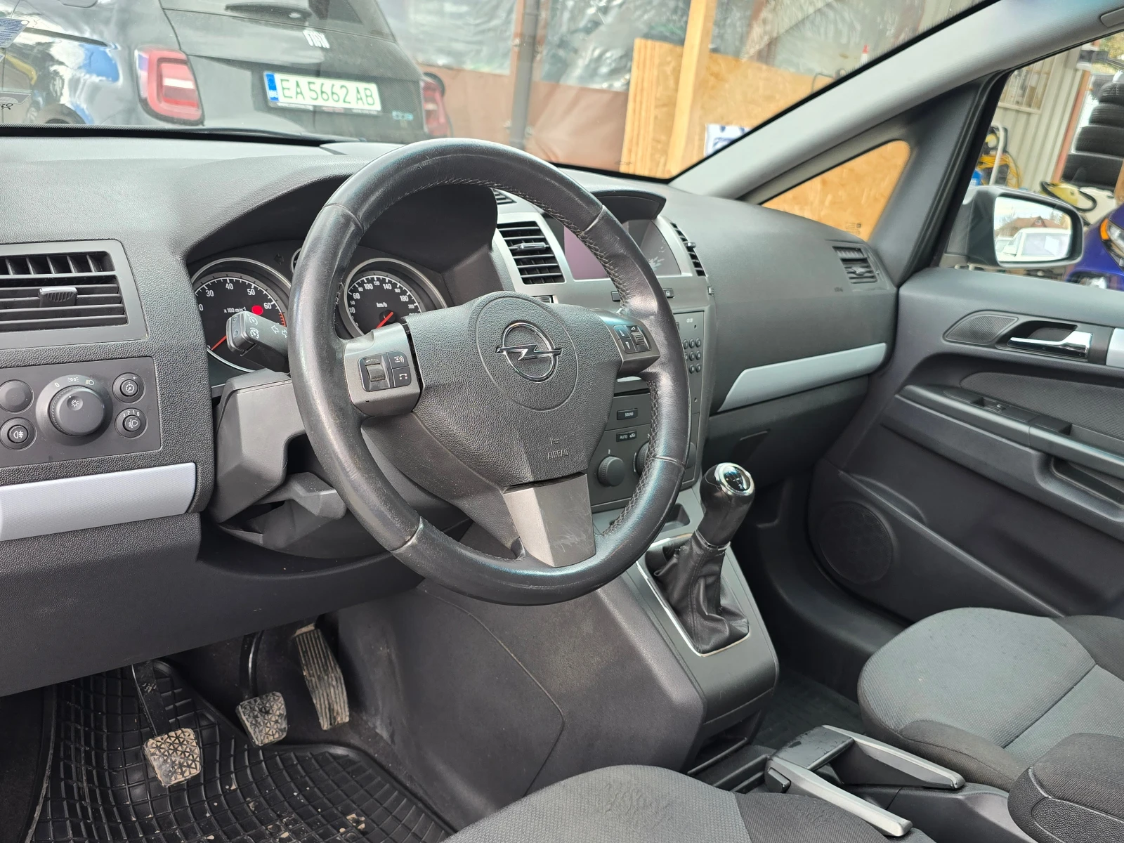 Opel Zafira 1.6i/6+ 1места/Лизинг - изображение 8