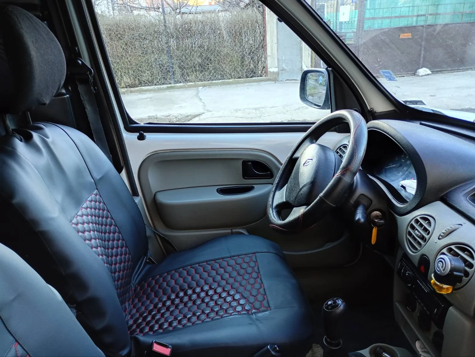 Renault Kangoo 1.9D, снимка 8 - Автомобили и джипове - 53715575