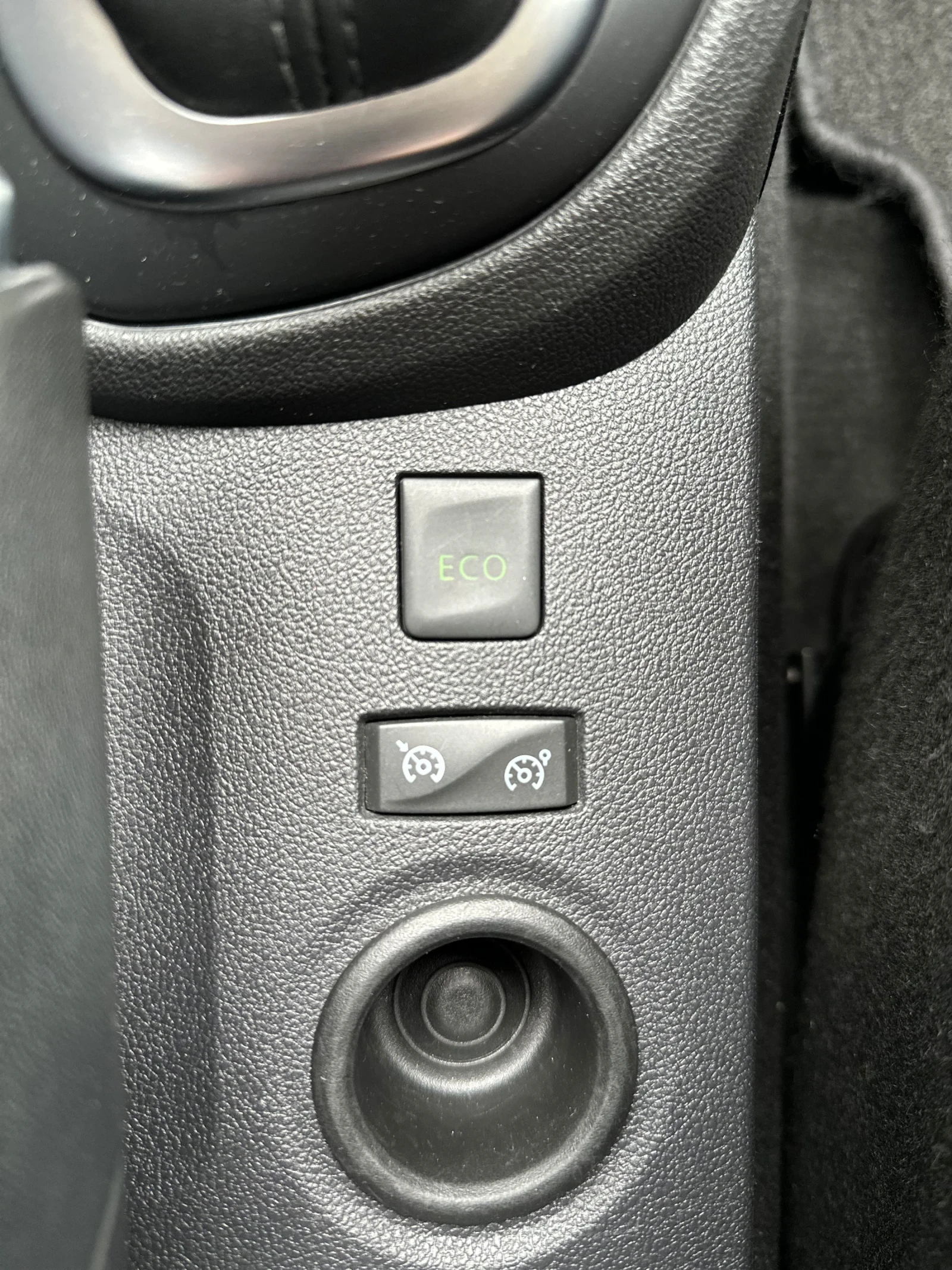 Renault Captur 1.5d/INTENSE/ПЪРВИ СОБСТВЕНИК/, снимка 8 - Автомобили и джипове - 53891884