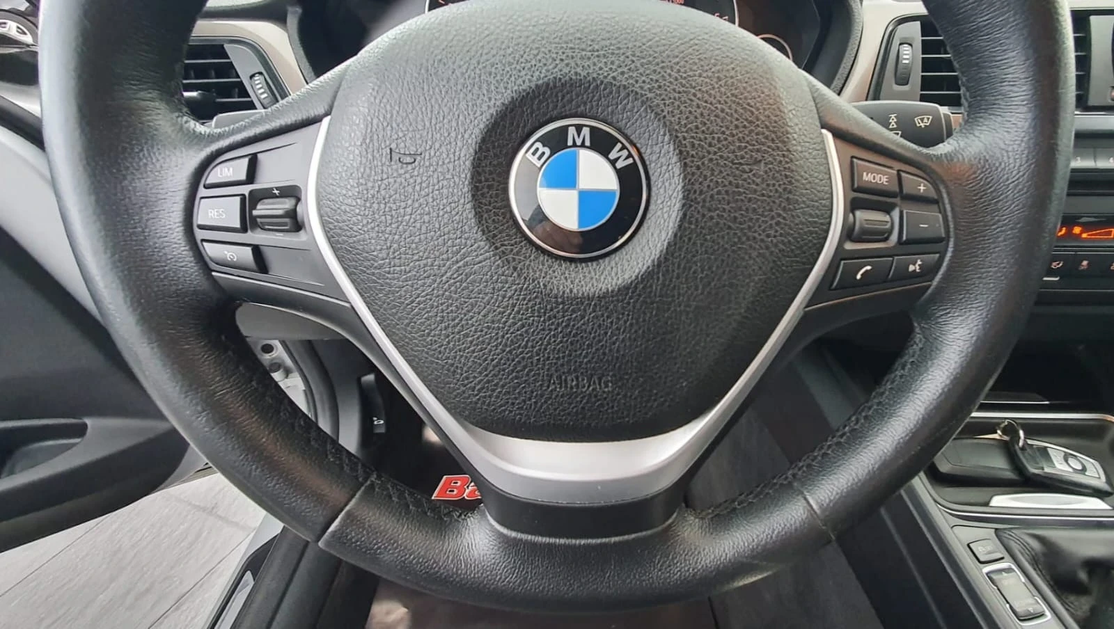 BMW 318  D X-drive Berlina Modern, снимка 13 - Автомобили и джипове - 53953160