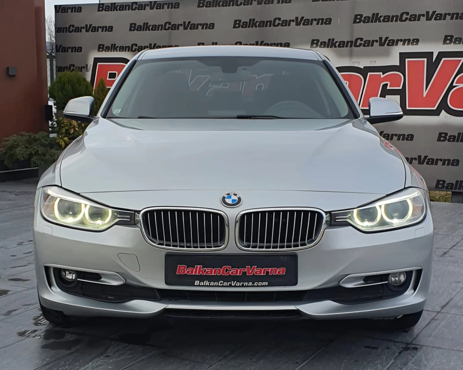BMW 318  D X-drive Berlina Modern, снимка 2 - Автомобили и джипове - 53953160