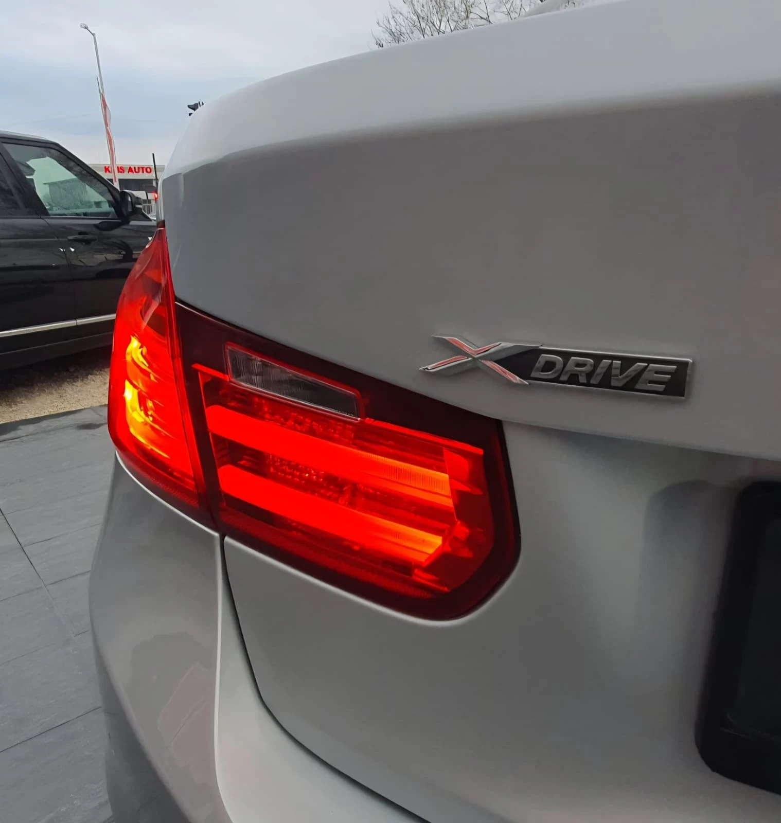 BMW 318  D X-drive Berlina Modern, снимка 7 - Автомобили и джипове - 53953160