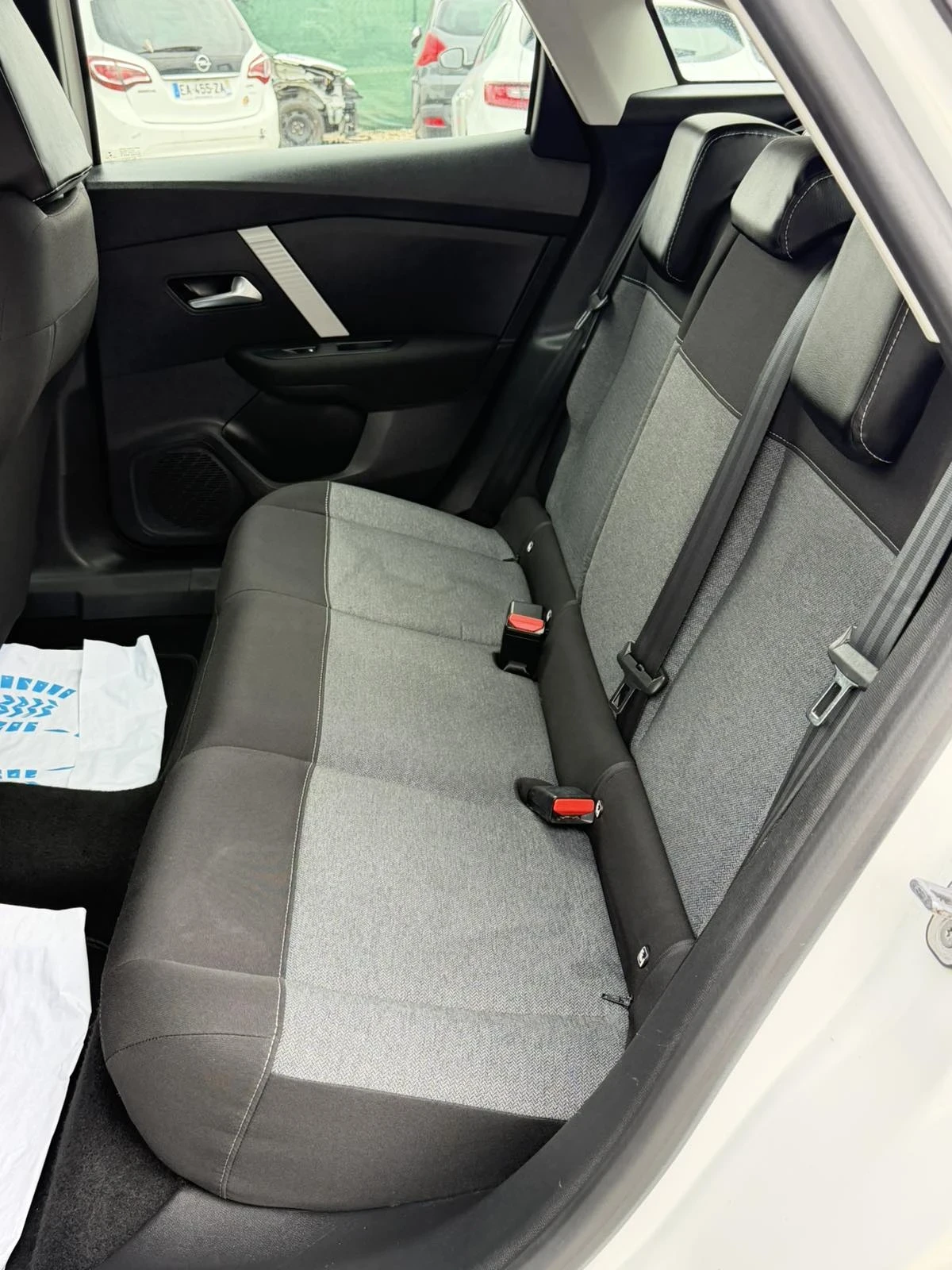 Citroen C4 1.5 BLUE HDI, снимка 16 - Автомобили и джипове - 54032285