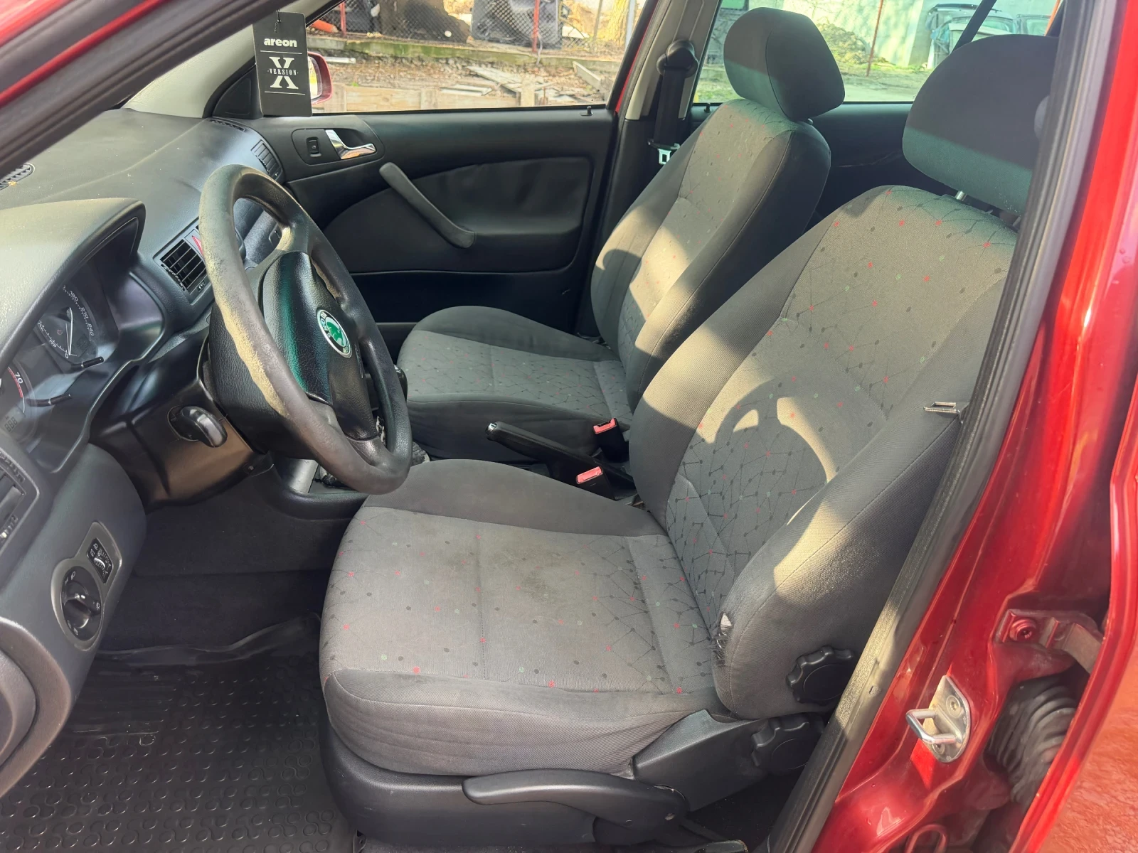 Skoda Octavia 2.0i, снимка 9 - Автомобили и джипове - 54715892