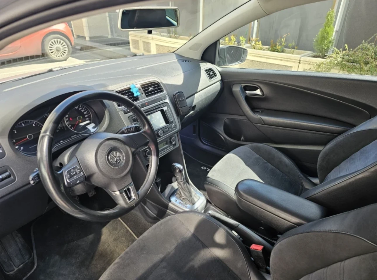VW Polo 1.6 TDI Highline, снимка 3 - Автомобили и джипове - 54762622