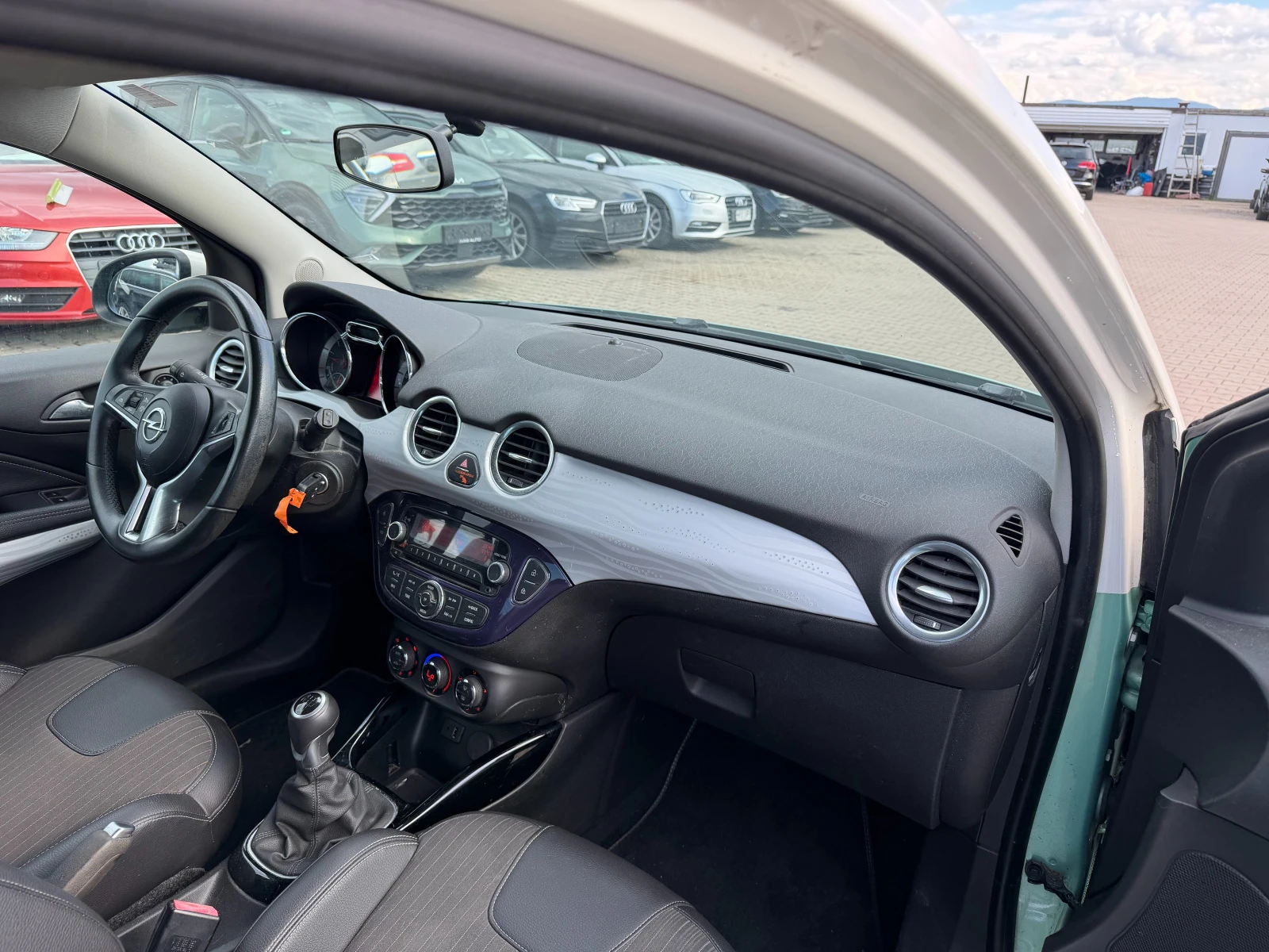 Opel Adam 1.4i KOJA EURO 5, снимка 10 - Автомобили и джипове - 55043084