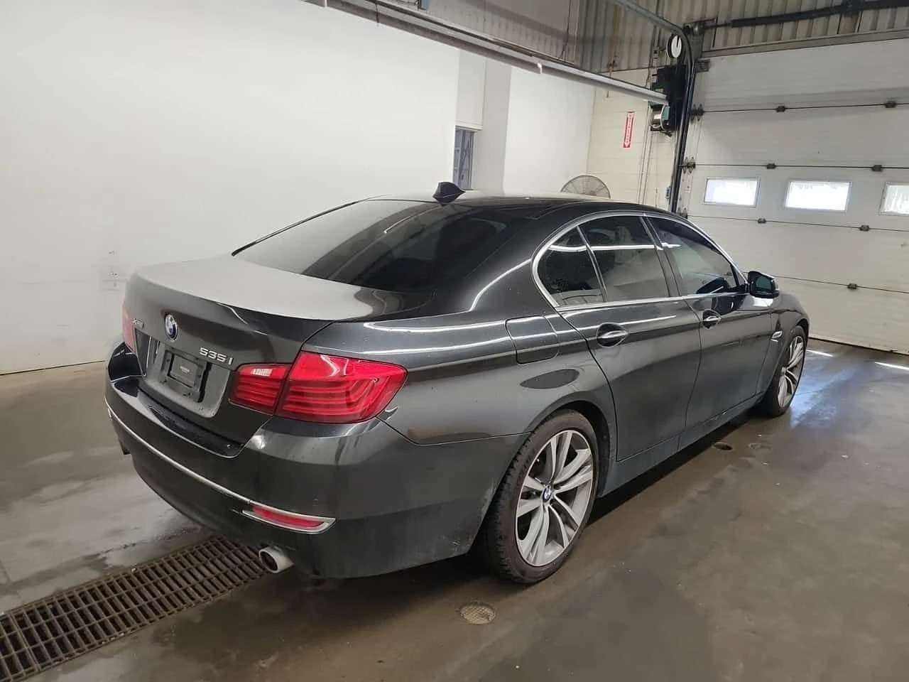 BMW 535 | 535I XDRIVE | CARFAX | БЕЗ ПЪРВОНАЧАЛНА ВНОСКА, снимка 4 - Автомобили и джипове - 55094125