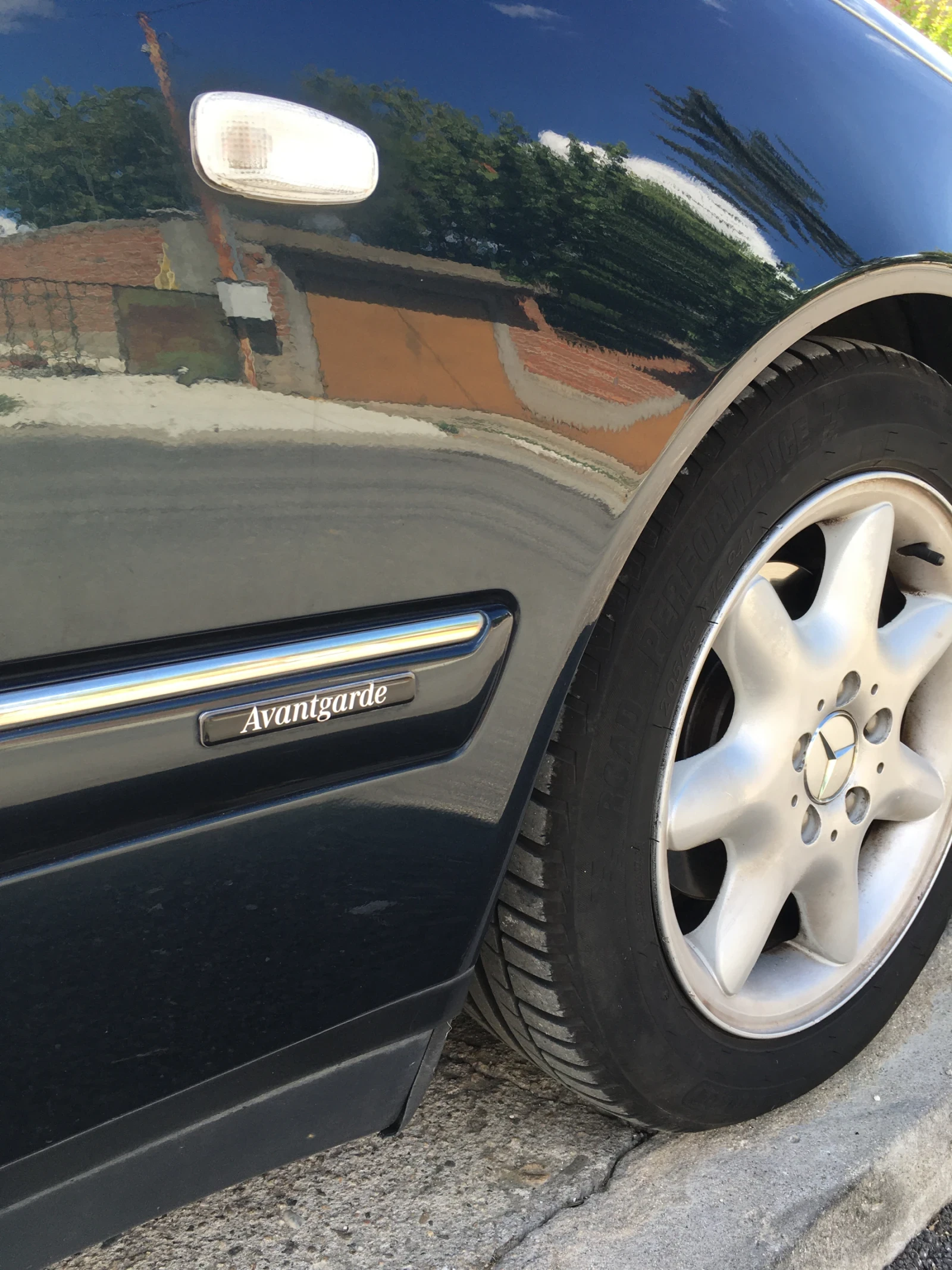 Mercedes-Benz E 200, снимка 2 - Автомобили и джипове - 55186280