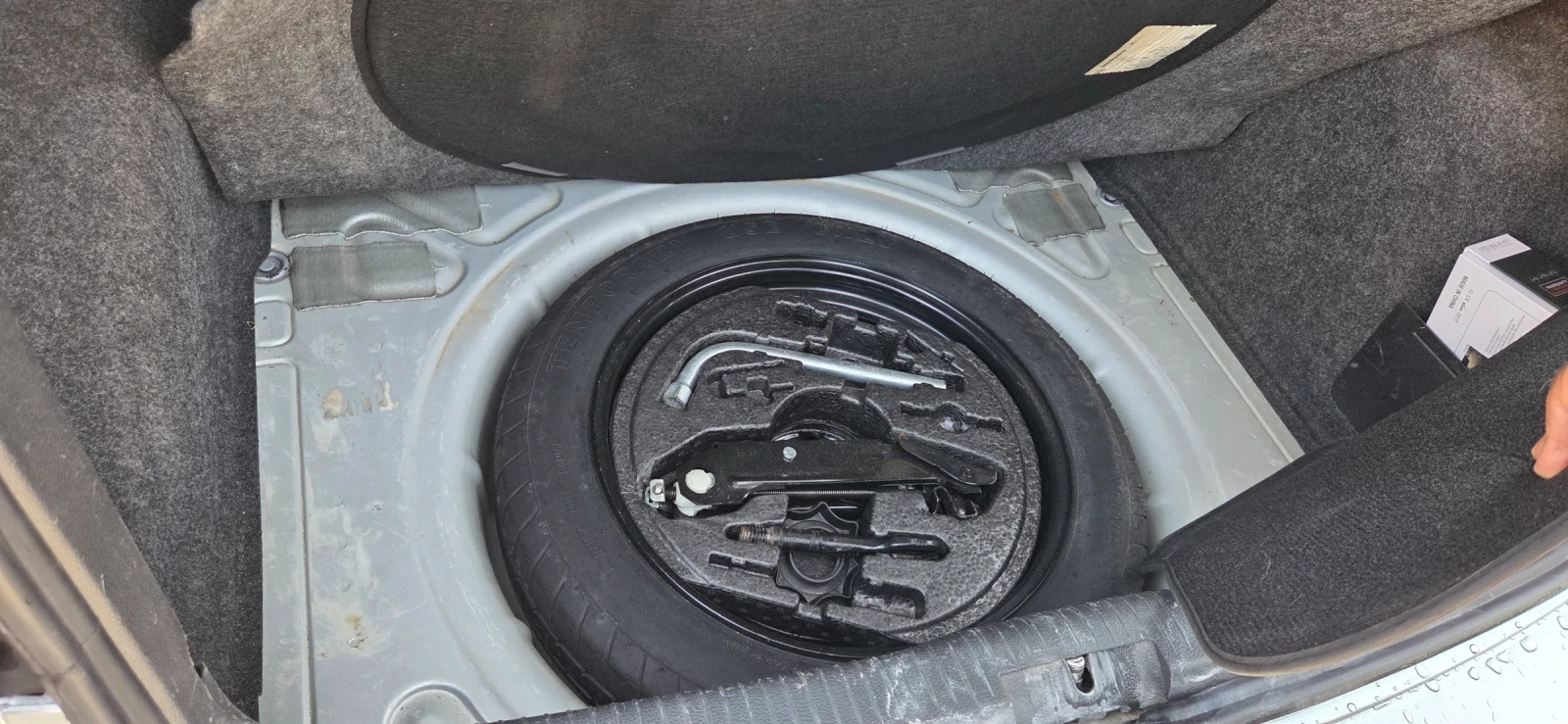 VW Golf 1.6 TDI 105, снимка 3 - Автомобили и джипове - 55393777