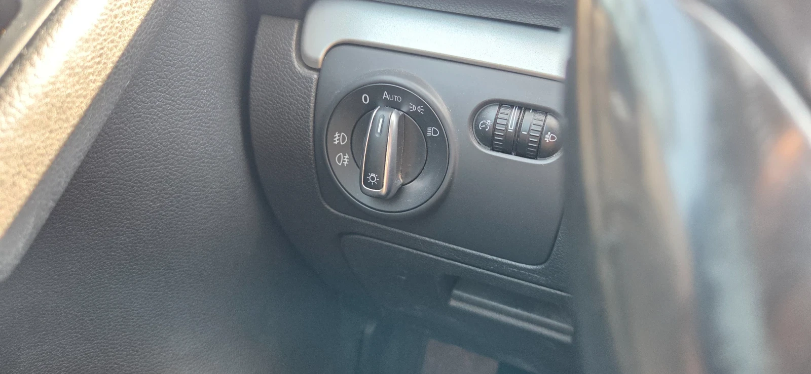 VW Golf 1.6 TDI 105, снимка 6 - Автомобили и джипове - 55393777