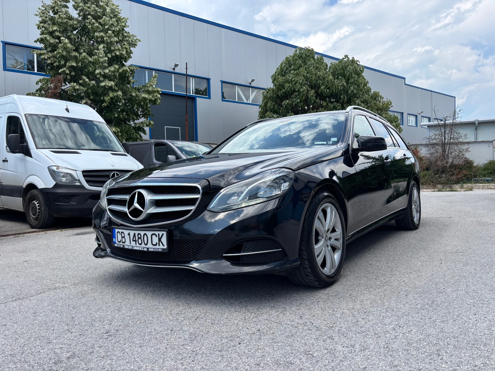 Mercedes-Benz E 220, снимка 4 - Автомобили и джипове - 55565549