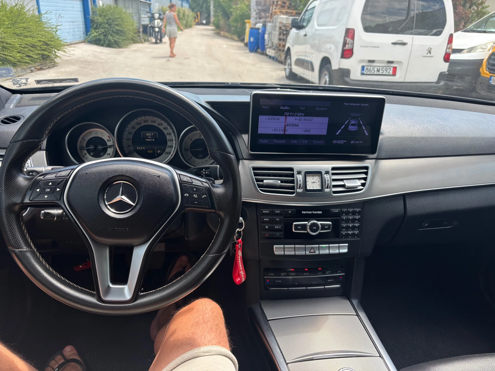 Mercedes-Benz E 220, снимка 15 - Автомобили и джипове - 55565549