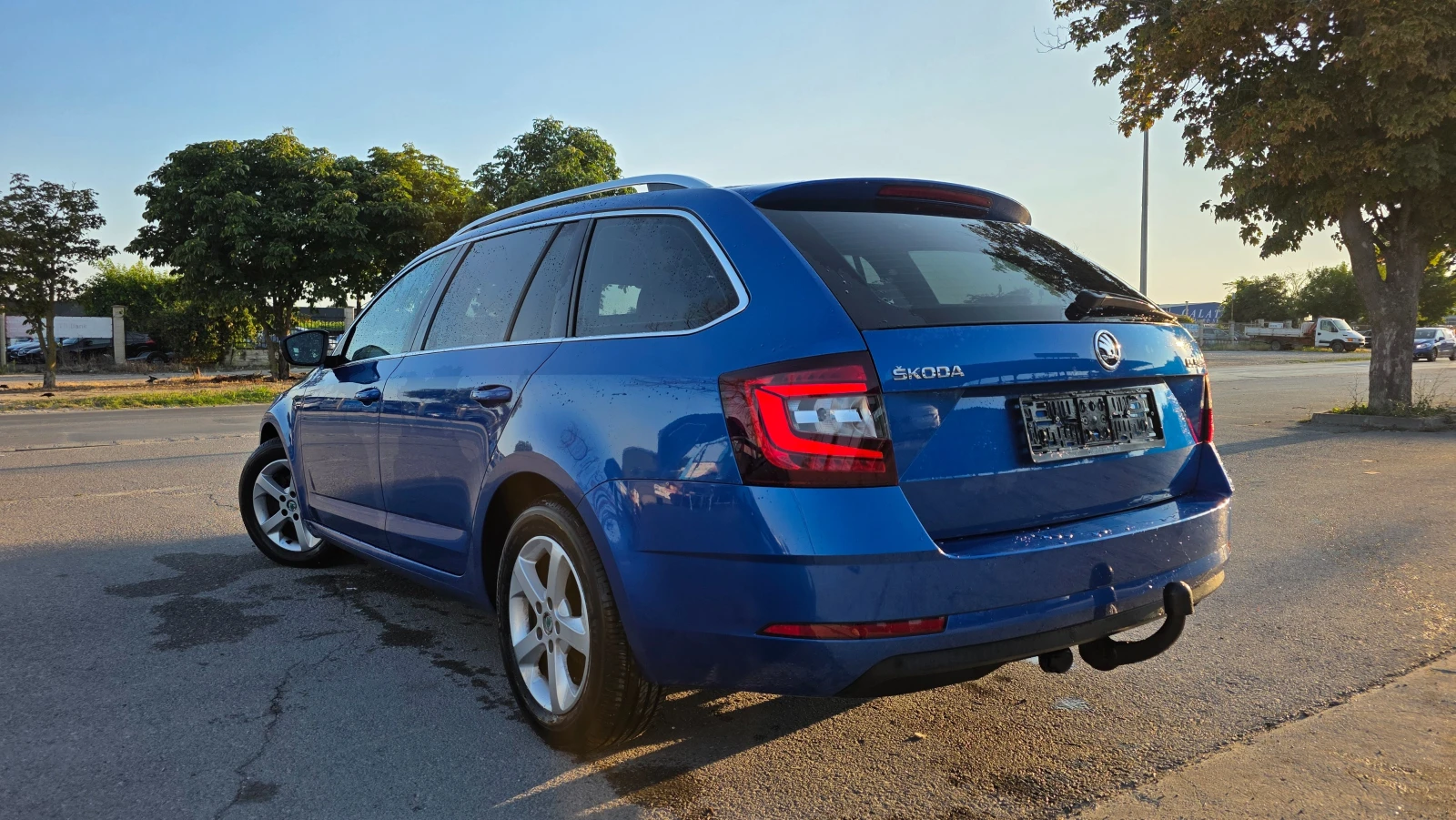 Skoda Octavia DISTRONIC/NAVI/FUL-FUL, снимка 2 - Автомобили и джипове - 55678086