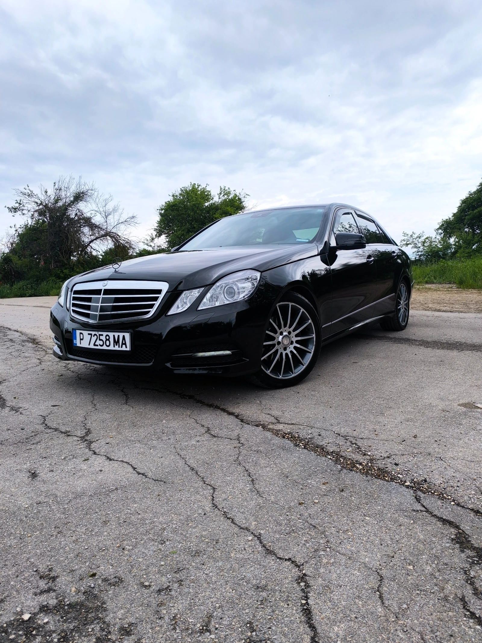 Mercedes-Benz E 300 350CDI Bluetech, снимка 13 - Автомобили и джипове - 55685533