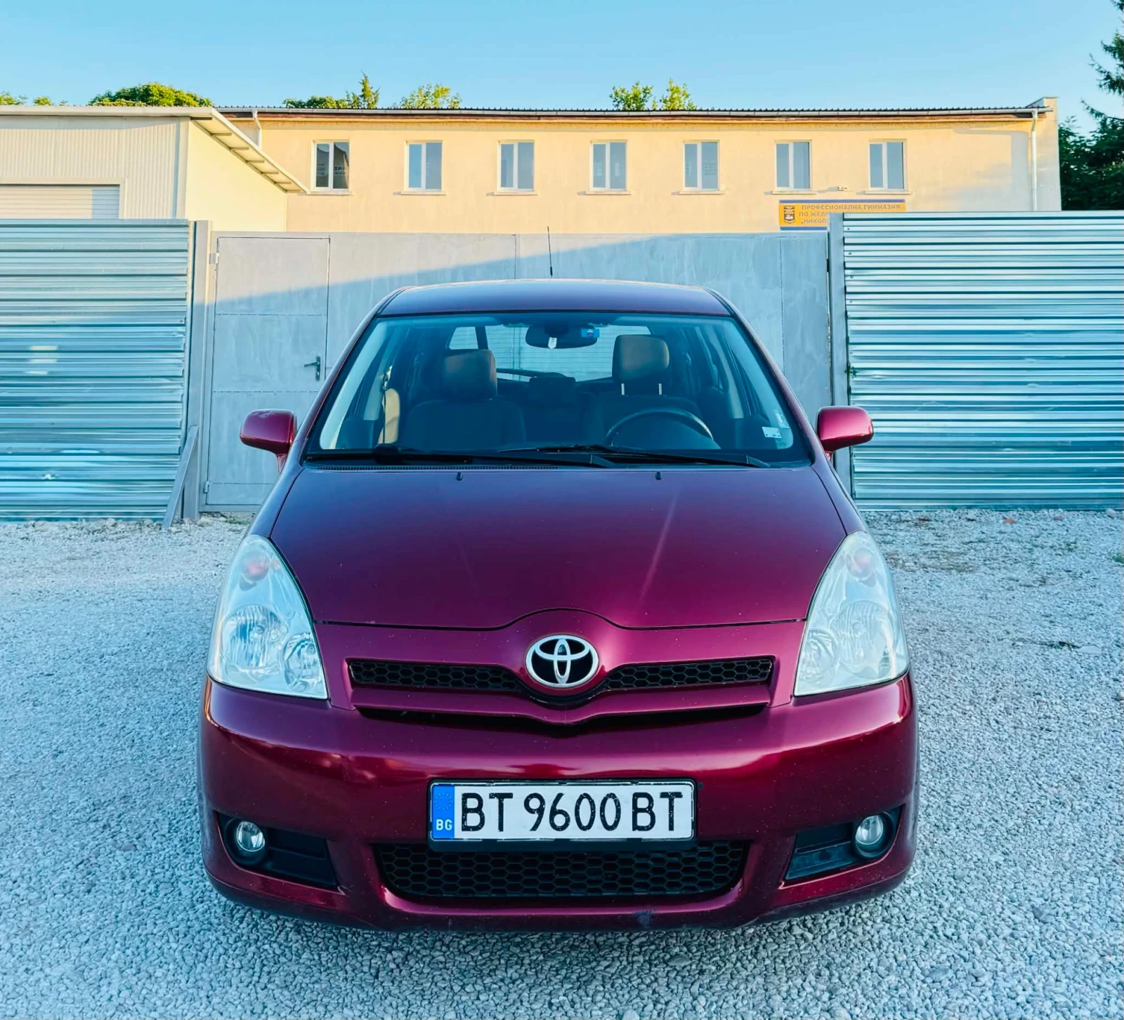 Toyota Corolla verso 7 МЕСТА , снимка 2 - Автомобили и джипове - 55957754