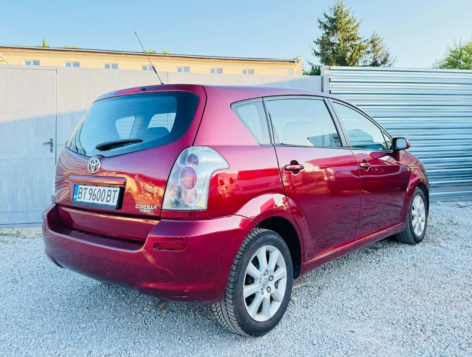 Toyota Corolla verso 7 МЕСТА , снимка 4 - Автомобили и джипове - 55957754